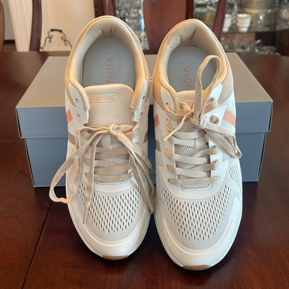 Vionic Sneakers asst SS - Picture 2 of 4